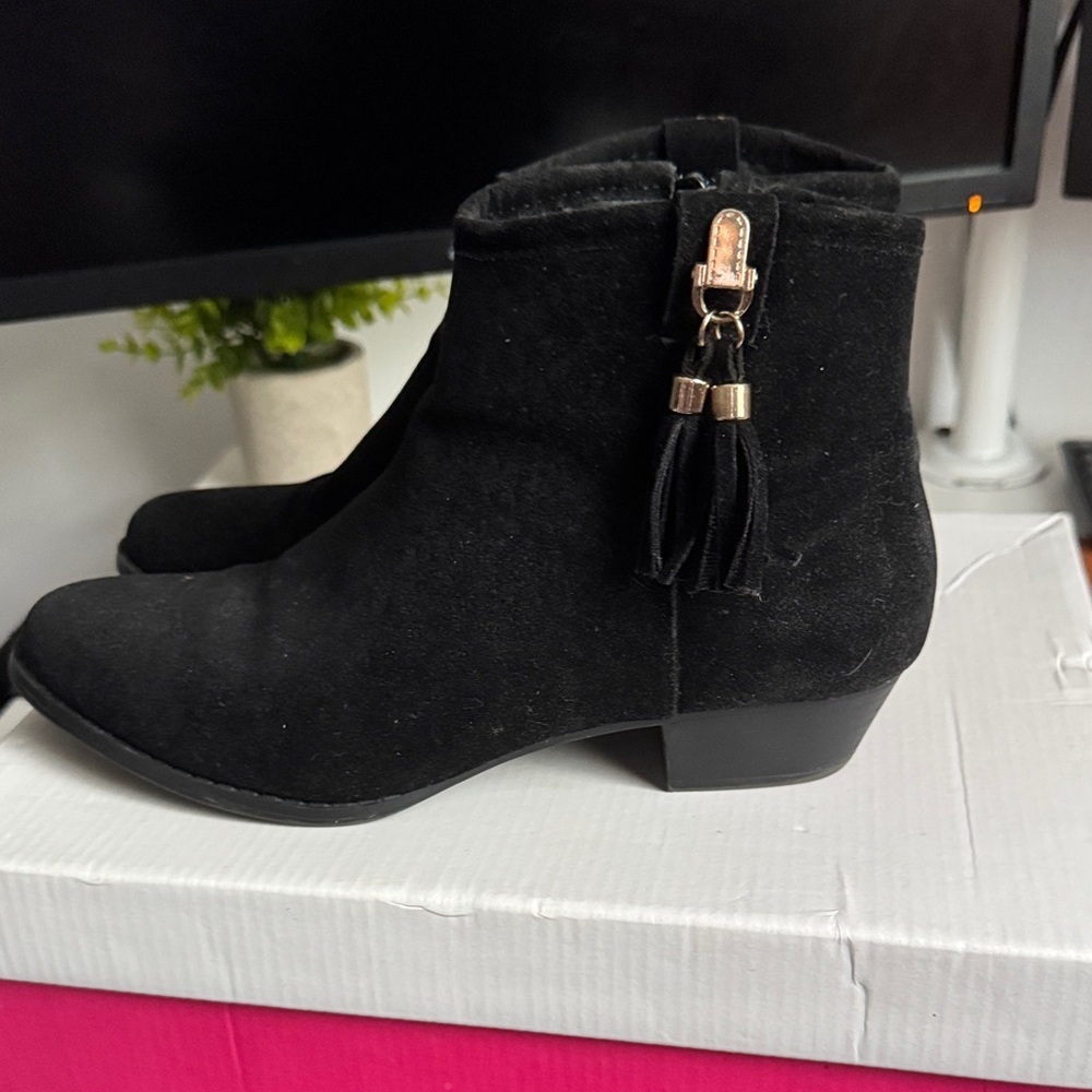 JustFab Black Ankle Boots with Gold Tassel - Picture 4 of 6